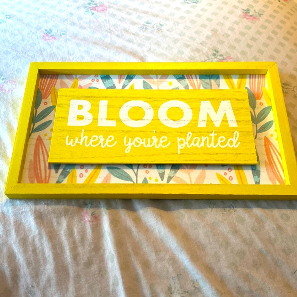 Pretty yellow Bloom Decor
